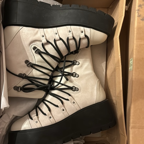 FREE PEOPLE SIMONE WOMEN'S LEATHER LACE-UP WEDGE ANKLE BOOTS SIZE 37 NIB - Picture 5 of 6